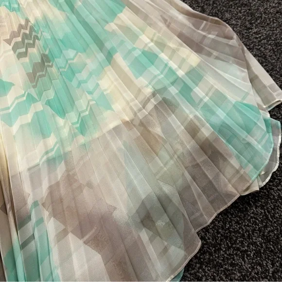 Club Monaco Elegant floral Pleated Skirt - maxi skirt | bohemian  festival - Picture 5 of 10